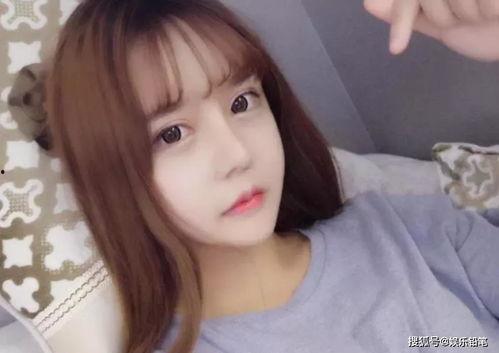 娱乐吃瓜君韩安冉,从网红到明星，她如何成为娱乐界的“吃瓜女王”？