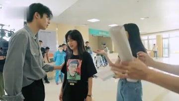 吃瓜娱乐小崽,揭秘网络八卦文化的魅力与影响